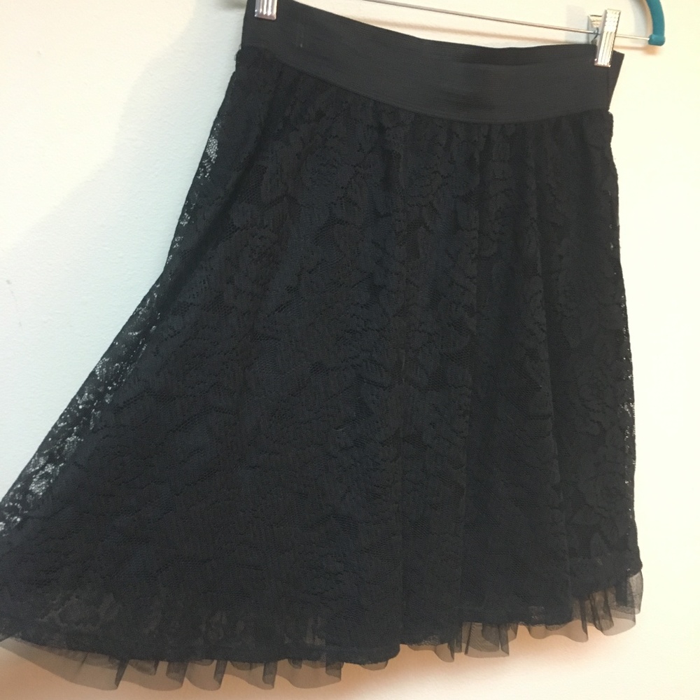 Sexy black lace and tulle skirt flowy EUC